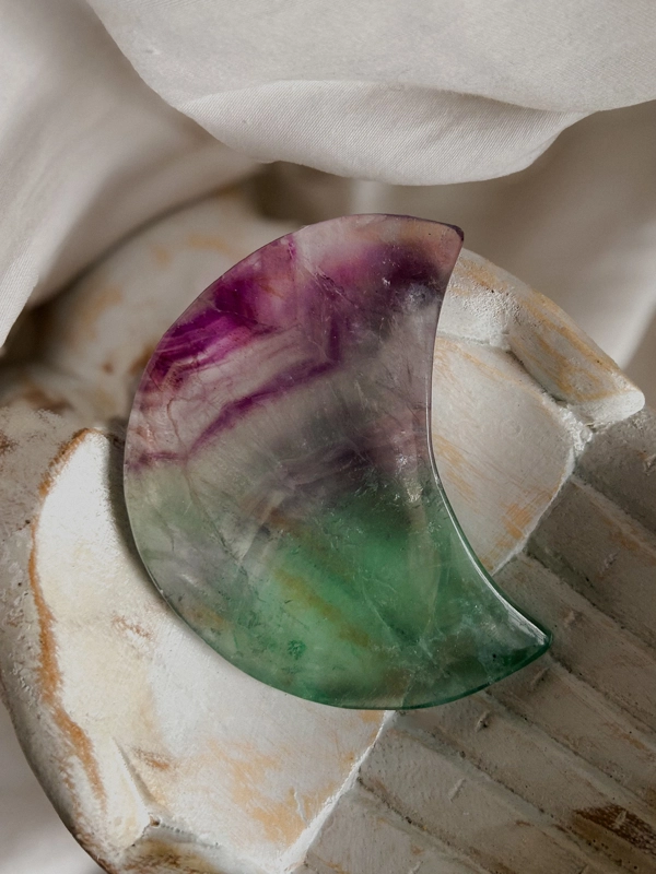 luna in Fluorite Arcobaleno